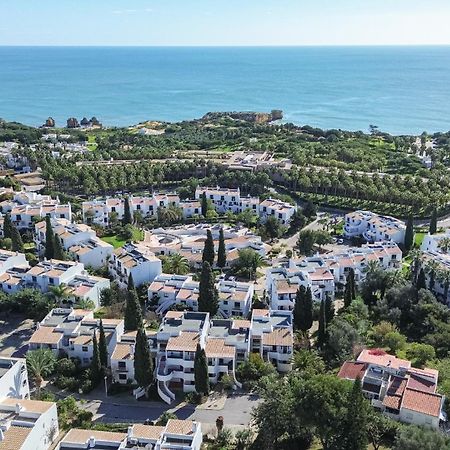 Appartement Seaside Retreat With Pool, Ac, And Fast Wi-Fi à Albufeira Extérieur photo