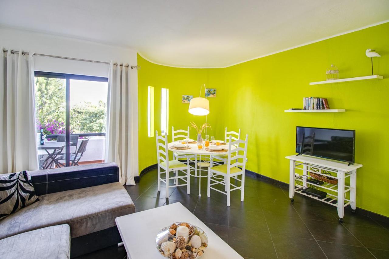 Appartement Seaside Retreat With Pool, Ac, And Fast Wi-Fi à Albufeira Extérieur photo