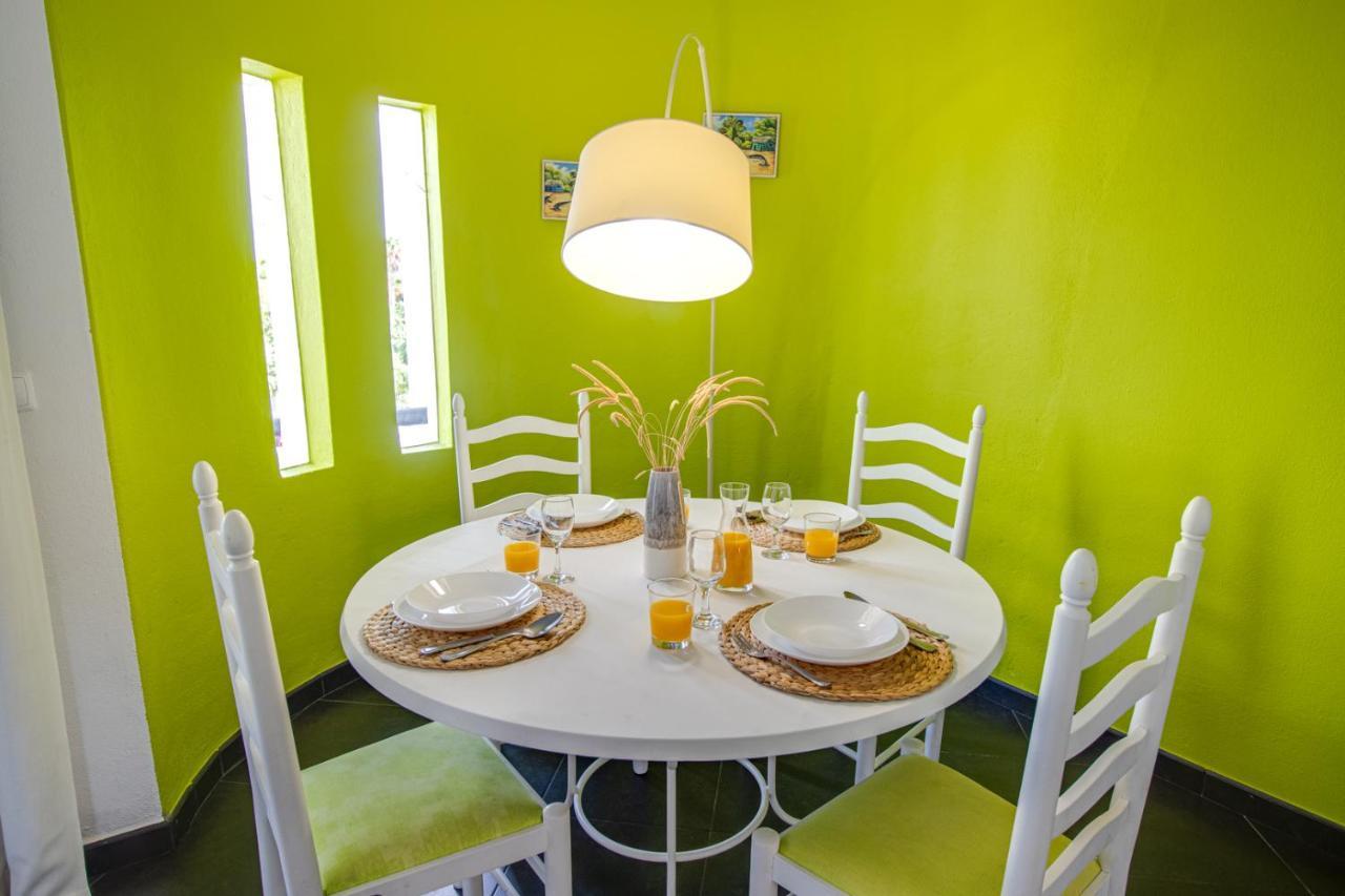 Appartement Seaside Retreat With Pool, Ac, And Fast Wi-Fi à Albufeira Extérieur photo