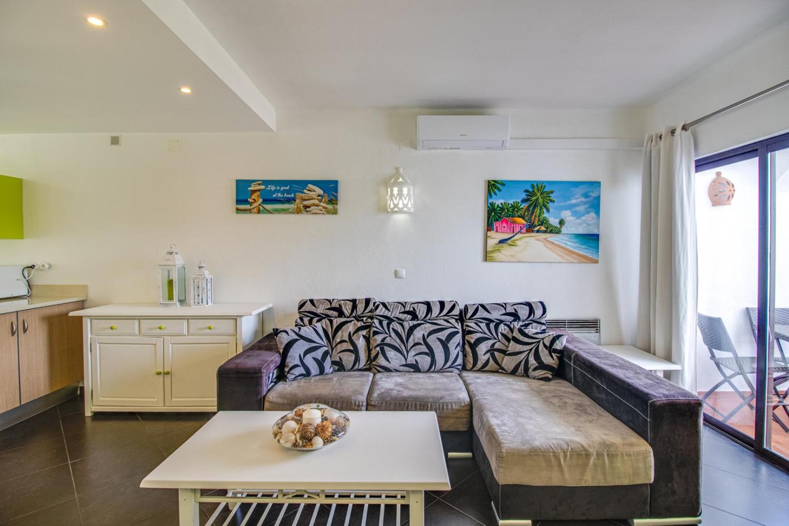 Appartement Seaside Retreat With Pool, Ac, And Fast Wi-Fi à Albufeira Extérieur photo